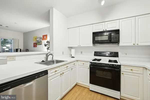 $279,900 | 2204 Westcourt Lane, Unit 109, Herndon, VA 20170