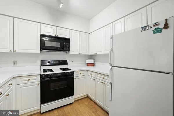 $279,900 | 2204 Westcourt Lane, Unit 109, Herndon, VA 20170