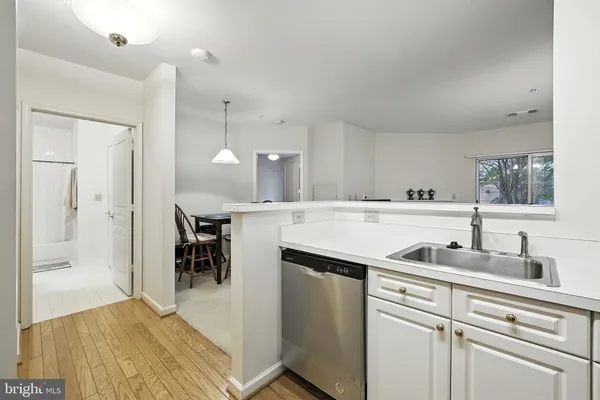 $279,900 | 2204 Westcourt Lane, Unit 109, Herndon, VA 20170