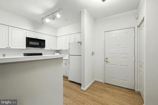 $279,900 | 2204 Westcourt Lane, Unit 109, Herndon, VA 20170