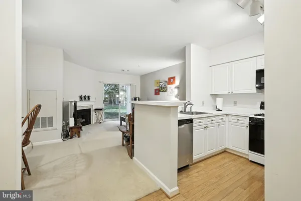 $279,900 | 2204 Westcourt Lane, Unit 109, Herndon, VA 20170