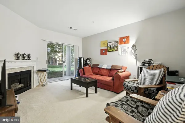 $279,900 | 2204 Westcourt Lane, Unit 109, Herndon, VA 20170