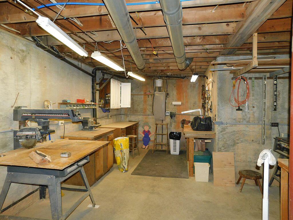 150 Wescott Road Rocky Mount, VA 24151 - Photo 36 of 44 Workroom B