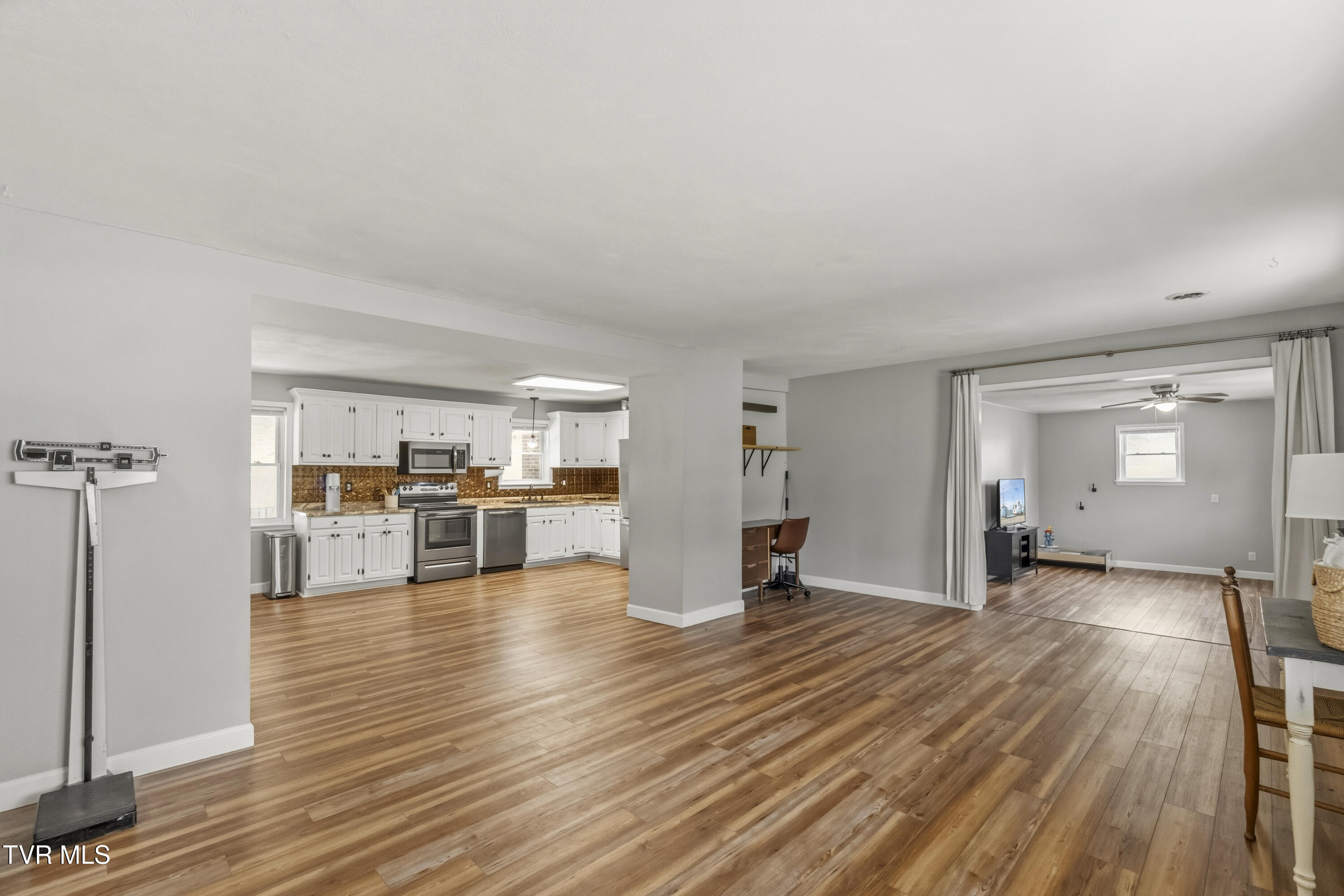 460 Meadowbrook Road Afton, TN 37616 - Photo 9 of 44 DSC06061