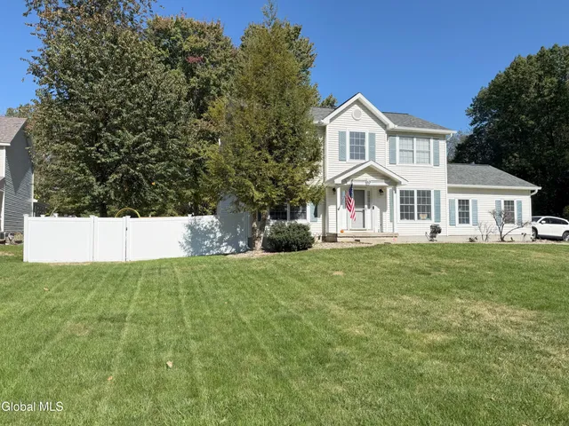 $469,900 | 63 Michelle Drive, Clifton Park, NY 12065