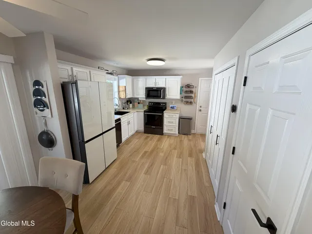 $469,900 | 63 Michelle Drive, Clifton Park, NY 12065