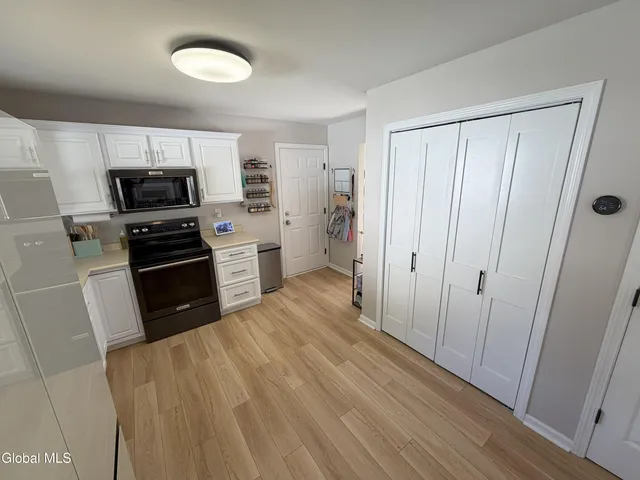 $469,900 | 63 Michelle Drive, Clifton Park, NY 12065