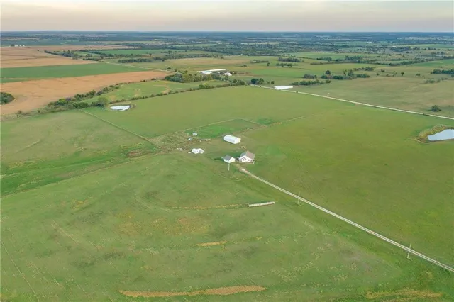 $785,000 | 925 1800th Street, Iola, KS 66749