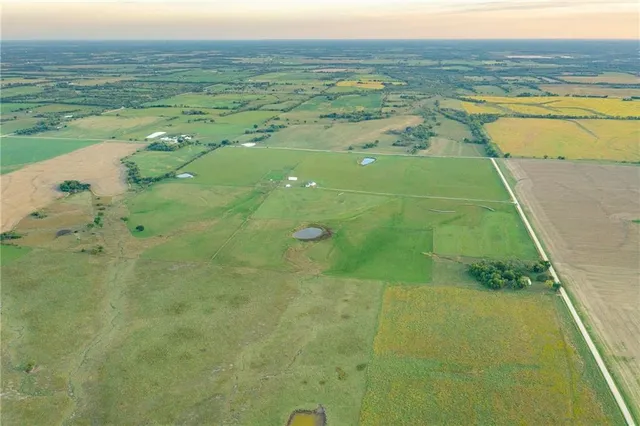 $785,000 | 925 1800th Street, Iola, KS 66749