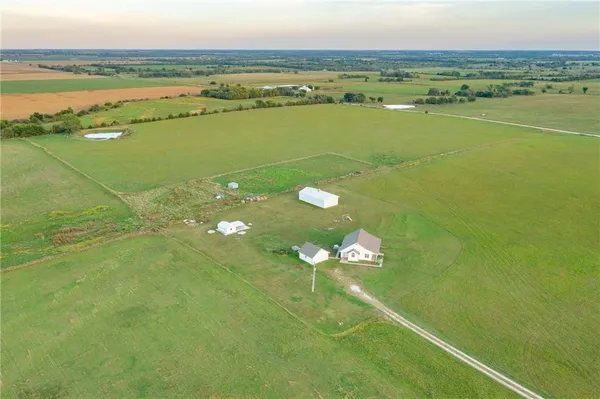 $785,000 | 925 1800th Street, Iola, KS 66749
