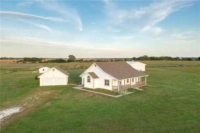 $785,000 | 925 1800th Street, Iola, KS 66749
