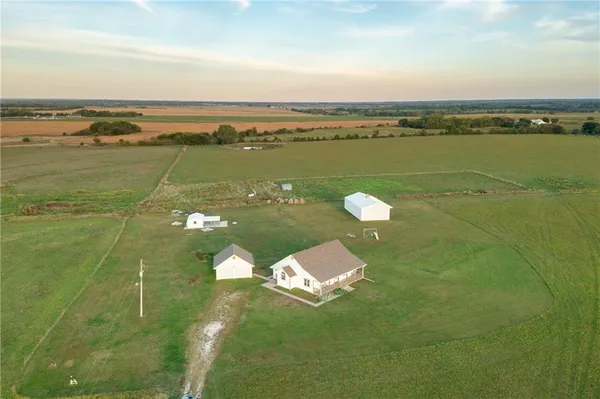 $785,000 | 925 1800th Street, Iola, KS 66749