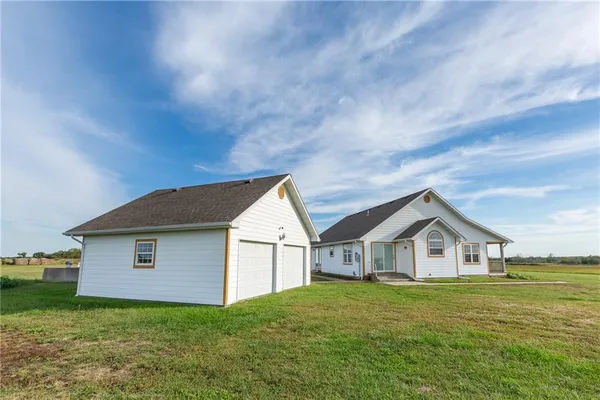 $785,000 | 925 1800th Street, Iola, KS 66749