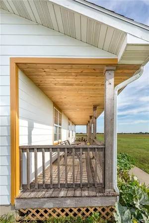 $785,000 | 925 1800th Street, Iola, KS 66749