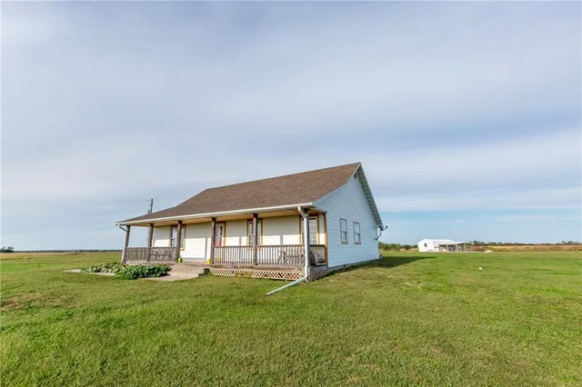 $785,000 | 925 1800th Street, Iola, KS 66749