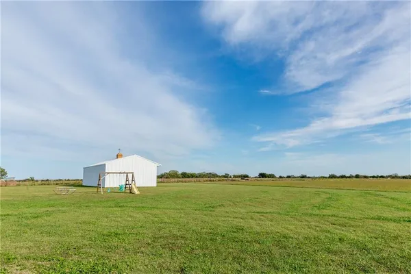 $785,000 | 925 1800th Street, Iola, KS 66749