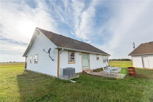 $785,000 | 925 1800th Street, Iola, KS 66749