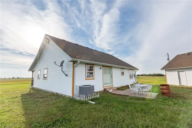 $785,000 | 925 1800th Street, Iola, KS 66749
