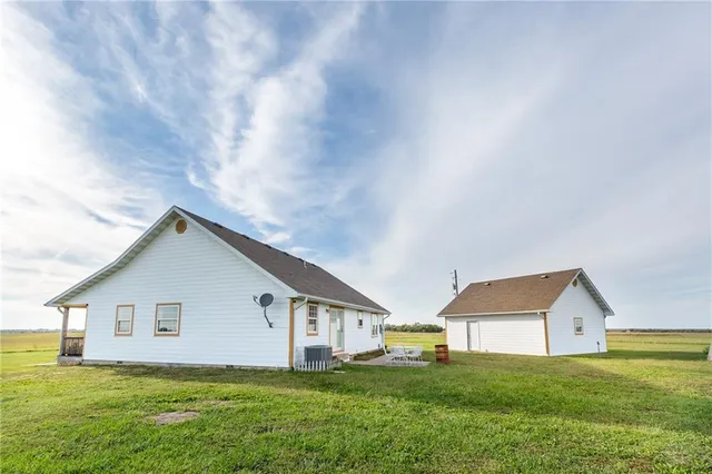 $785,000 | 925 1800th Street, Iola, KS 66749