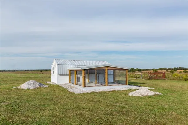 $785,000 | 925 1800th Street, Iola, KS 66749