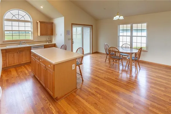 $785,000 | 925 1800th Street, Iola, KS 66749