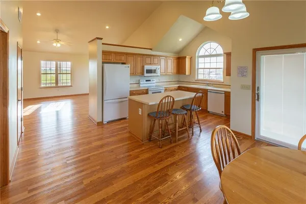 $785,000 | 925 1800th Street, Iola, KS 66749