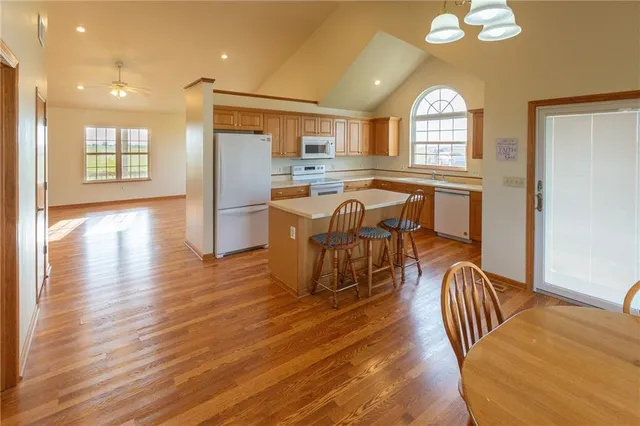 $785,000 | 925 1800th Street, Iola, KS 66749