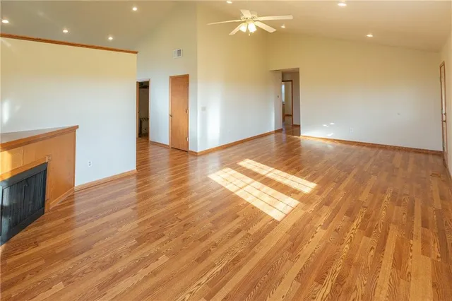 $785,000 | 925 1800th Street, Iola, KS 66749