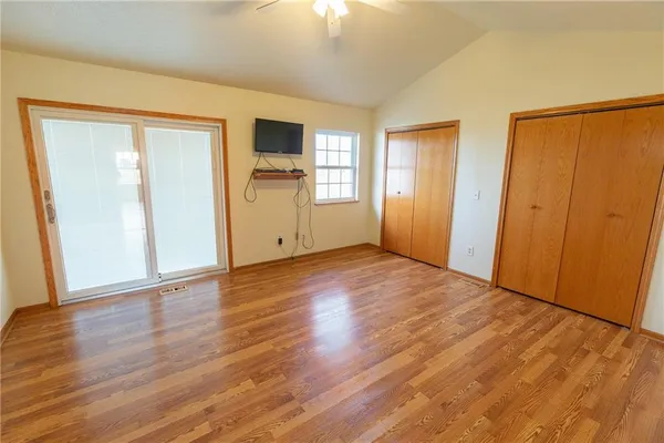 $785,000 | 925 1800th Street, Iola, KS 66749