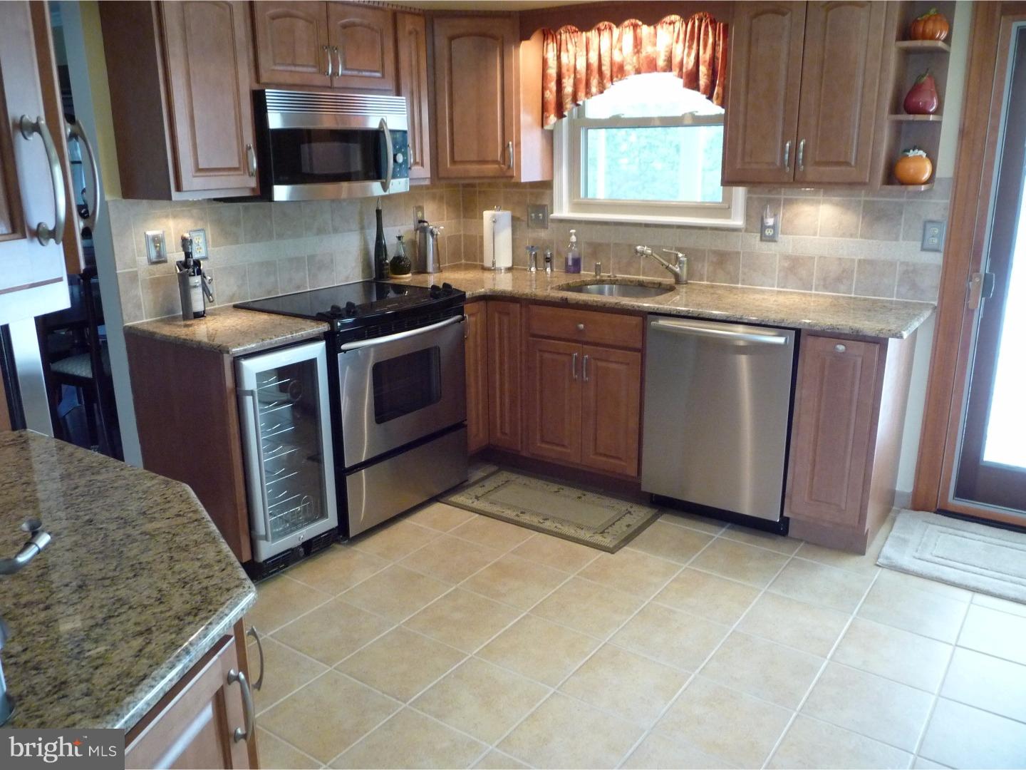 2518 Valley View Road Bensalem, PA 19020 - Photo 8 of 23 Gallery Image 8