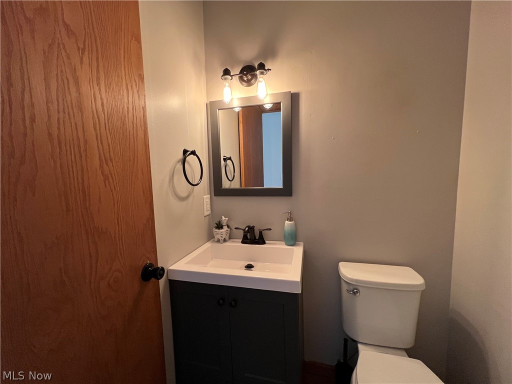 1283 Ritchie Road Stow, OH 44224 - Photo 10 of 31 1/2 Bathroom on main floor