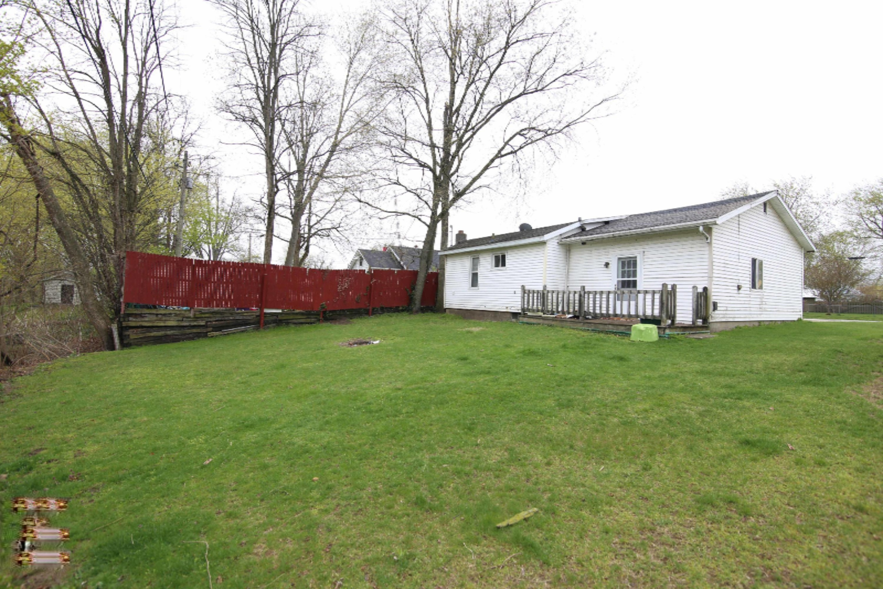 628 Spring Street Three Rivers, MI 49093 - Photo 2 of 25 IMG_5805
