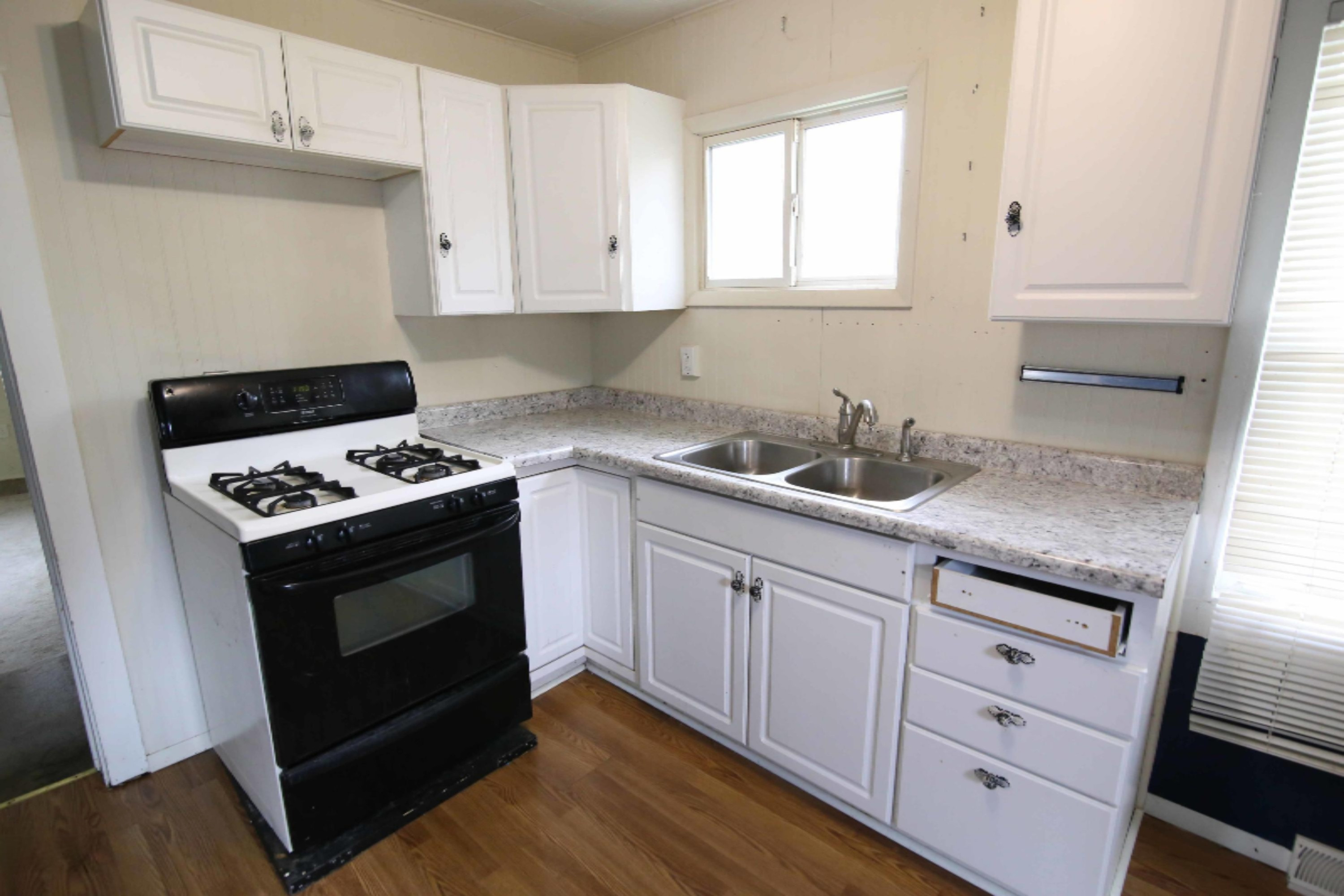 628 Spring Street Three Rivers, MI 49093 - Photo 9 of 25 IMG_5862