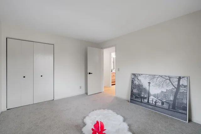 $262,000 | 116 East Freistadt Road, Unit F, Thiensville, WI 53092