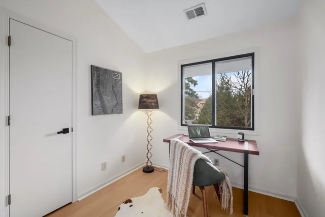 $262,000 | 116 East Freistadt Road, Unit F, Thiensville, WI 53092