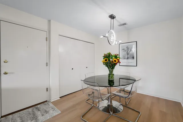 $262,000 | 116 East Freistadt Road, Unit F, Thiensville, WI 53092