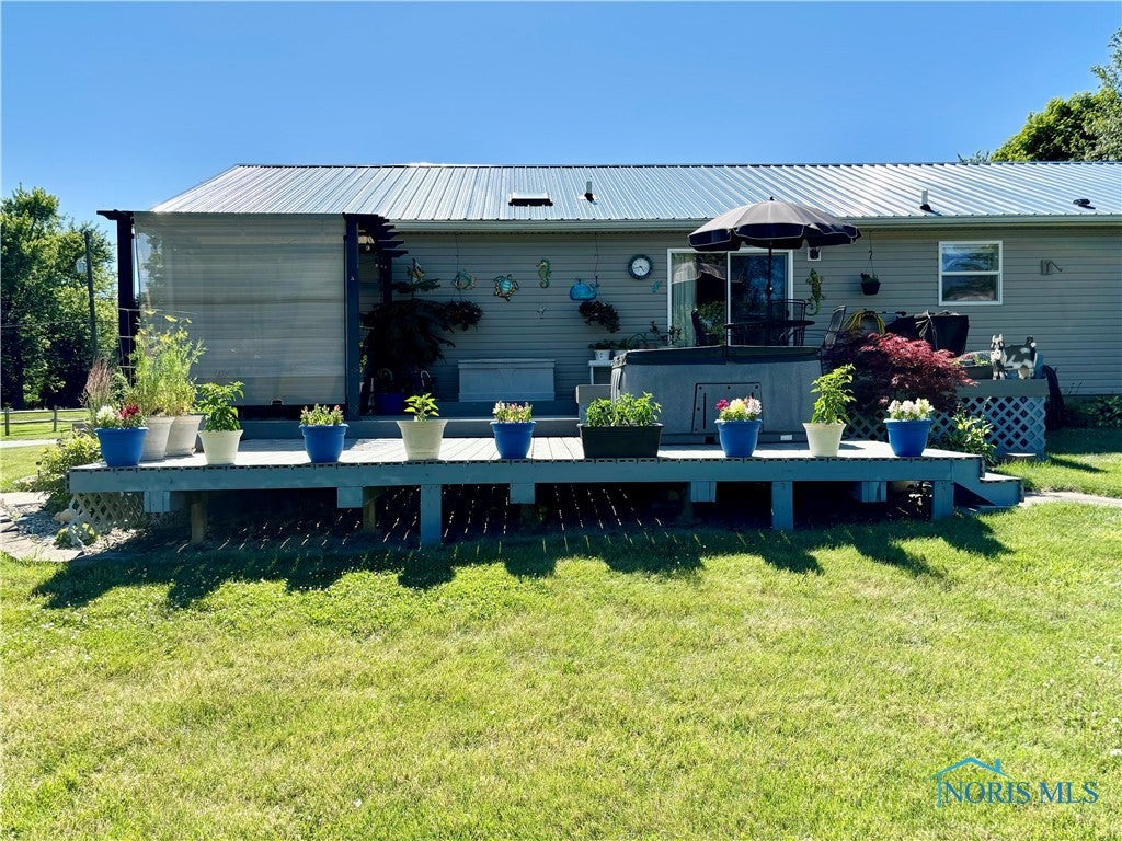 45 South Stadium Road Oregon, OH 43616 - Photo 49 of 50 2023 composite multi-tiered deck.
