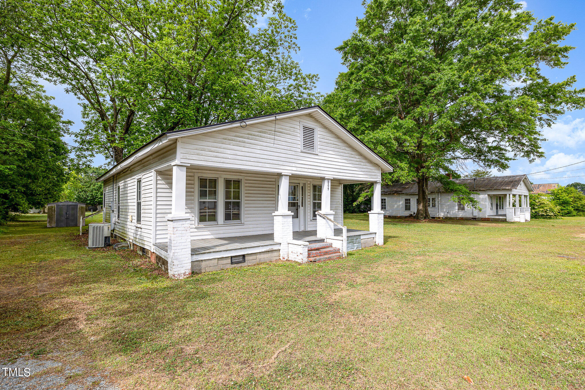 209 East Pine Street Pine Level, NC 27568 - Photo 21 of 26 005_img_0375-edit