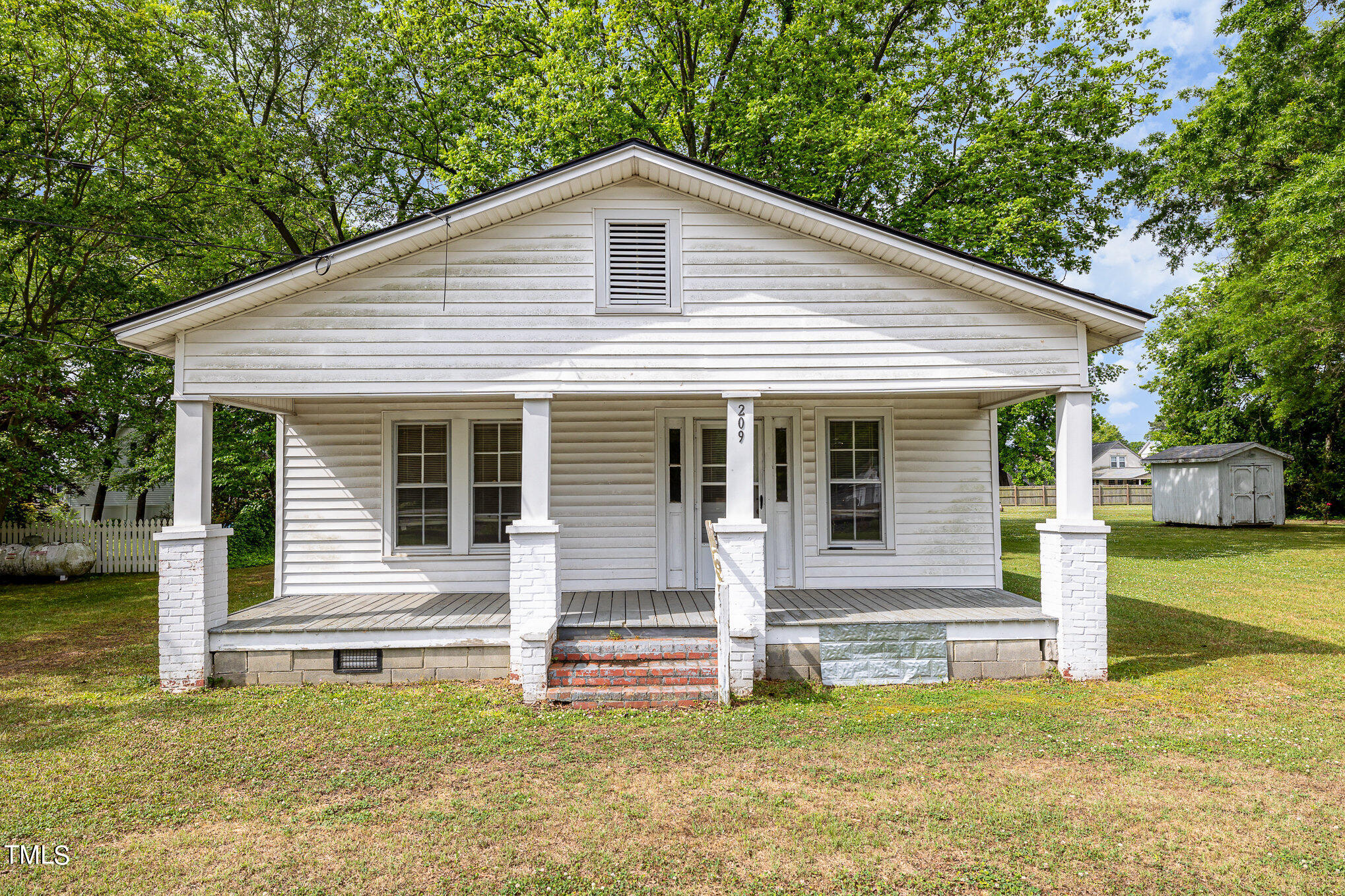 209 East Pine Street Pine Level, NC 27568 - Photo 25 of 26 003_img_0376-edit