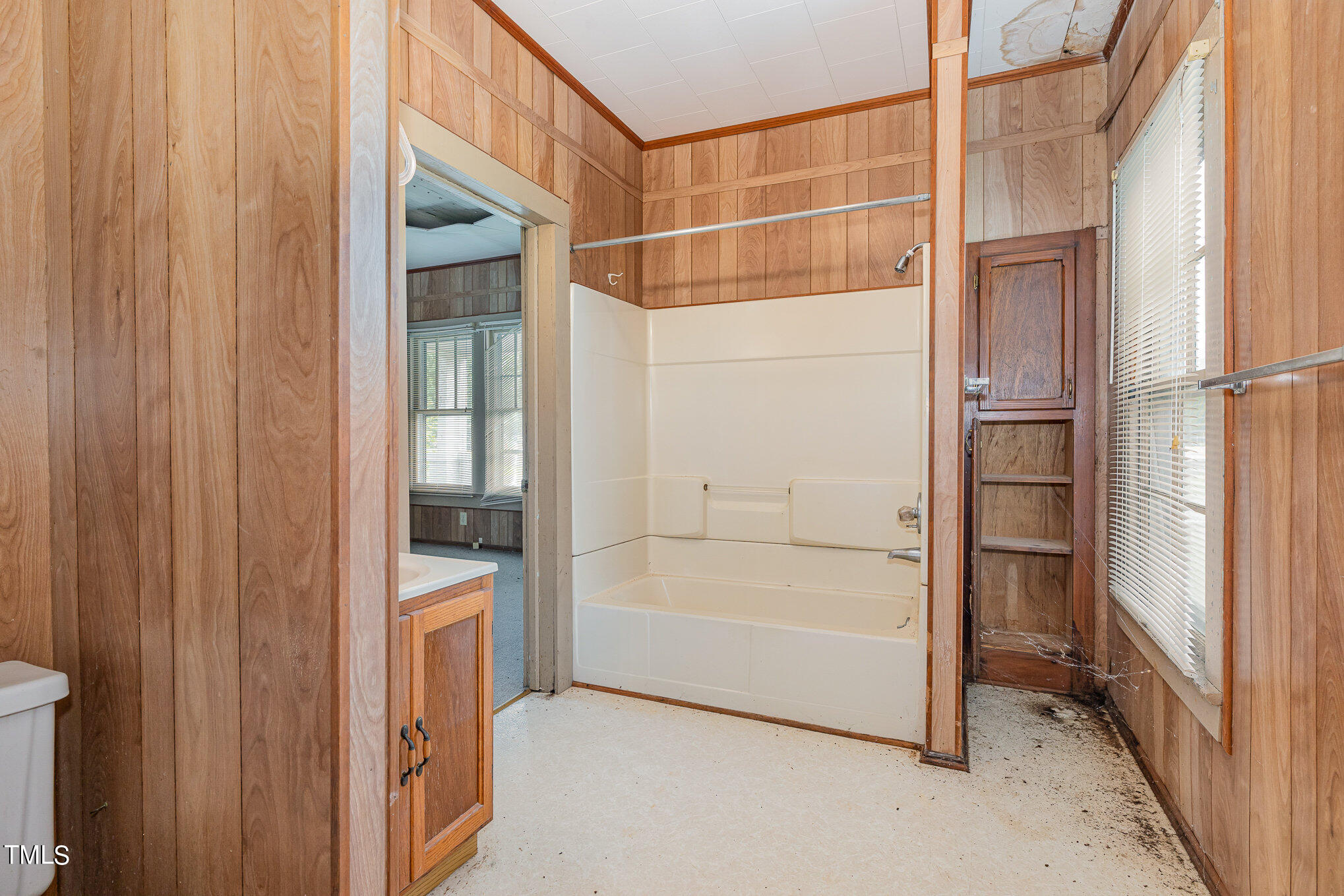 209 East Pine Street Pine Level, NC 27568 - Photo 8 of 26 016_img_0414-edit