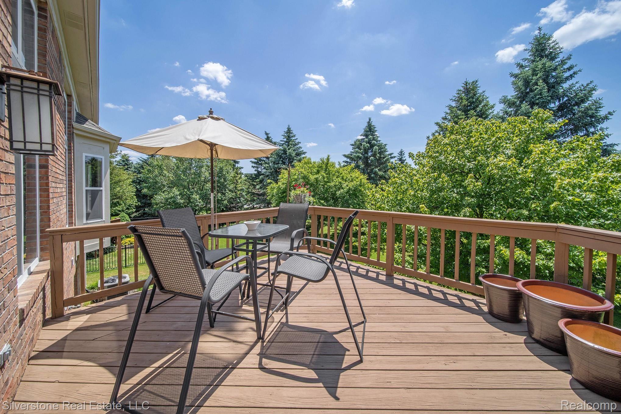 3195 Silverbrook Drive Rochester, MI 48306 - Photo 22 of 24 3195 Silverbrook_46.jpg