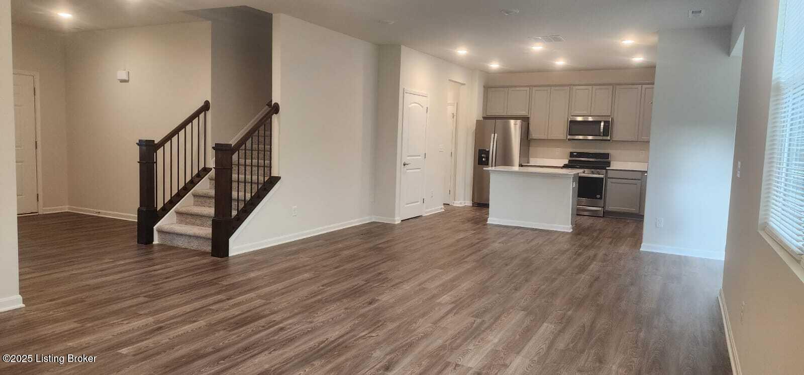 6508 Fair Rdg Lane Louisville, KY 40291 - Photo 17 of 26 First Floor