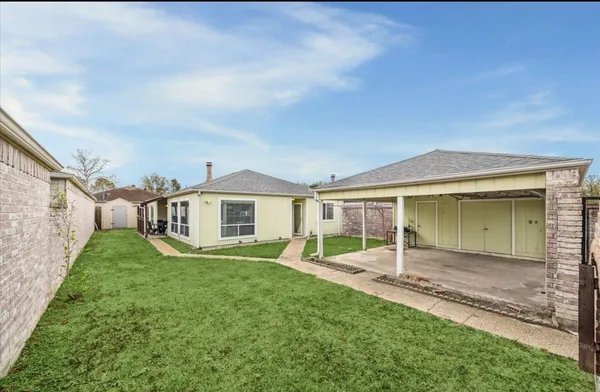 $2,350 | 16147 New Field Drive, Houston, TX 77082