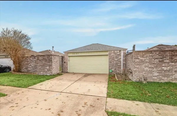 $2,200 | 16147 New Field Drive, Houston, TX 77082