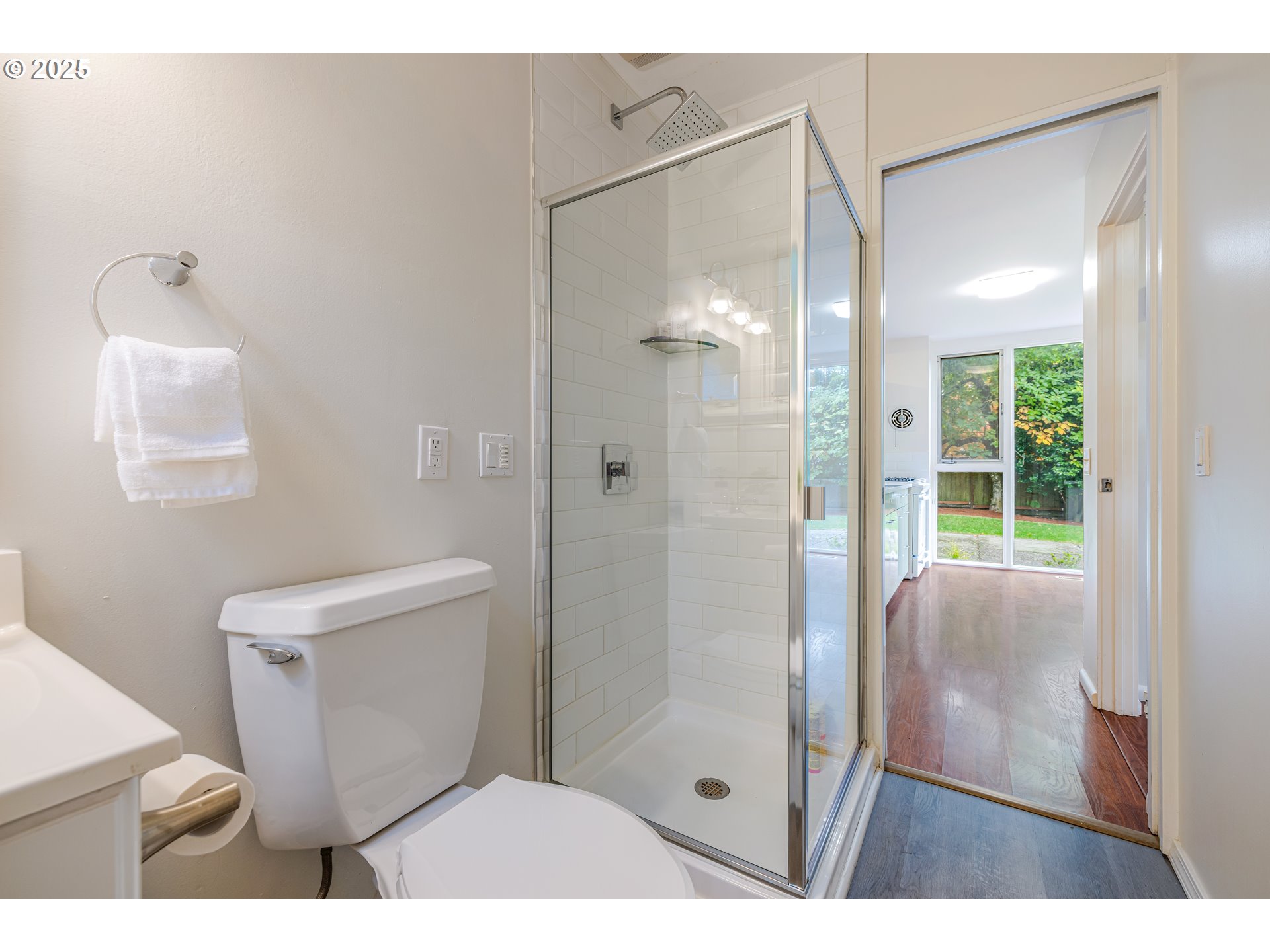 6326 Southwest Alfred Street Portland, OR 97219 - Photo 22 of 47 Gallery Image 22