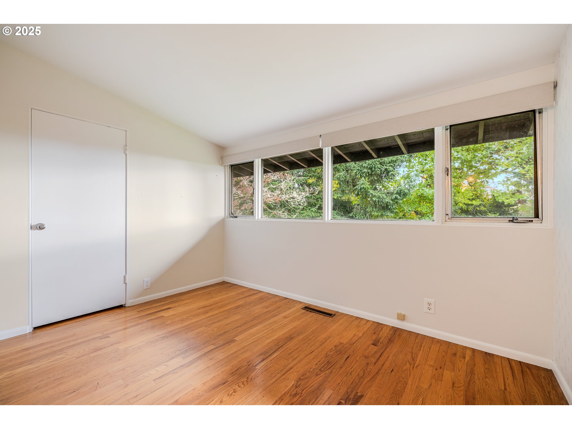 6326 Southwest Alfred Street Portland, OR 97219 - Photo 34 of 47 Gallery Image 34