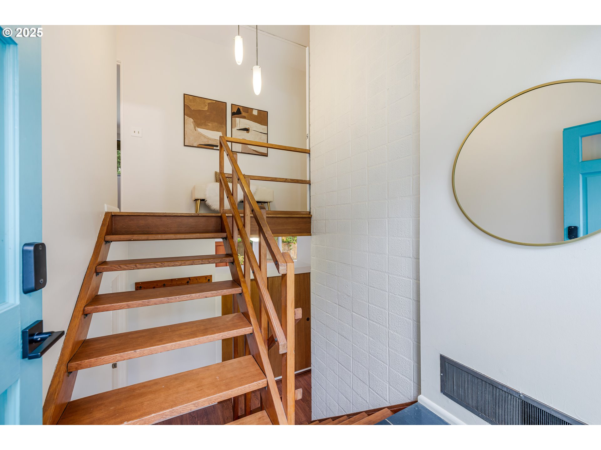 6326 Southwest Alfred Street Portland, OR 97219 - Photo 4 of 47 Gallery Image 4