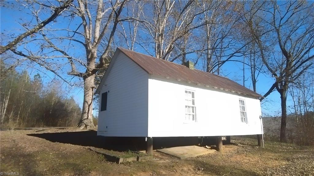 466 Payless Road Reidsville, NC 27320 - Photo 2 of 25