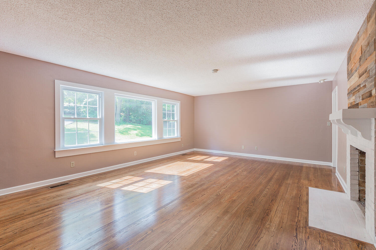 2843 Ozark Road Chattanooga, TN 37415 - Photo 8 of 54 2843 Ozark Road HD_-24
