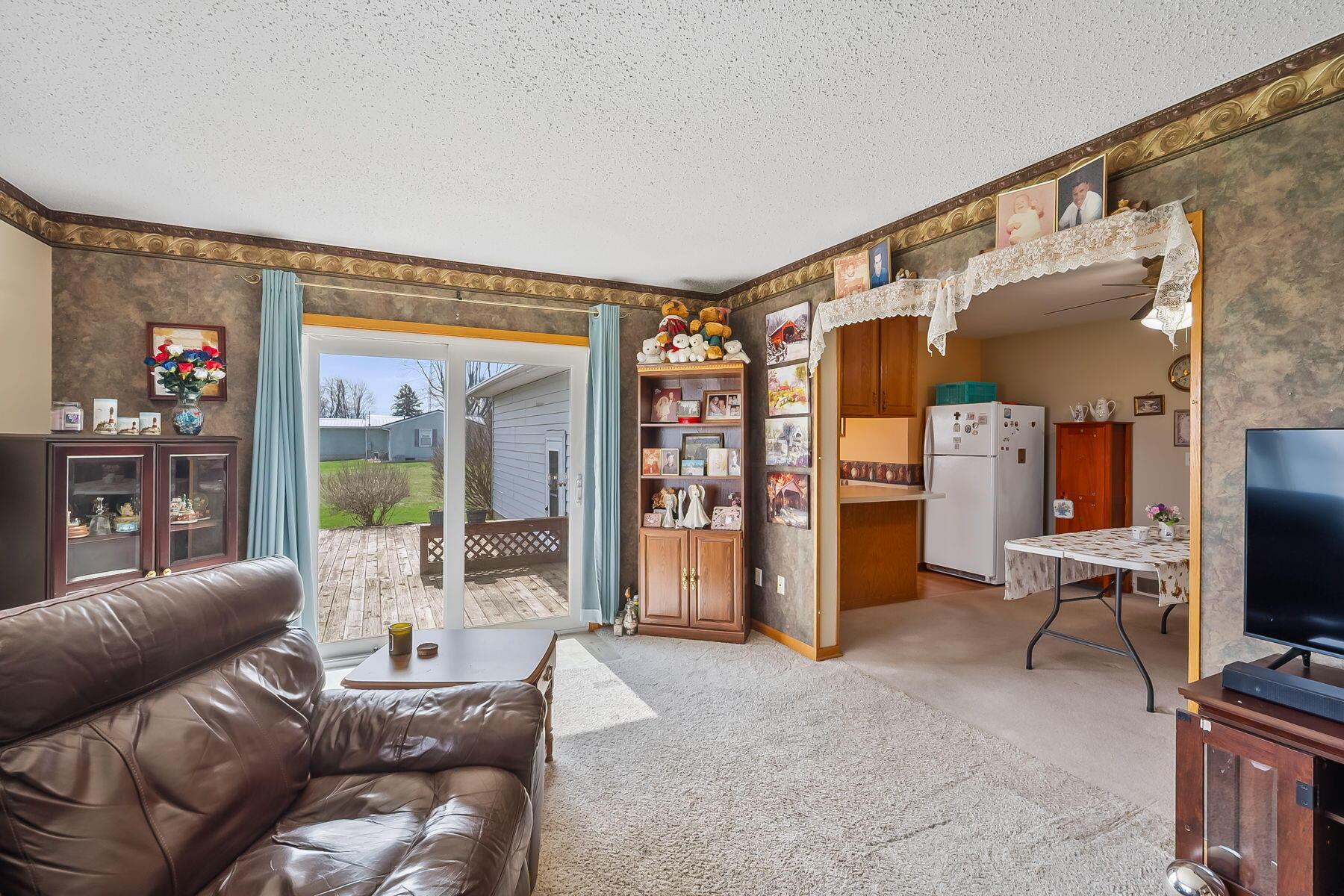 2376 Marion Road Marion, OH 43302 - Photo 20 of 40 Family room